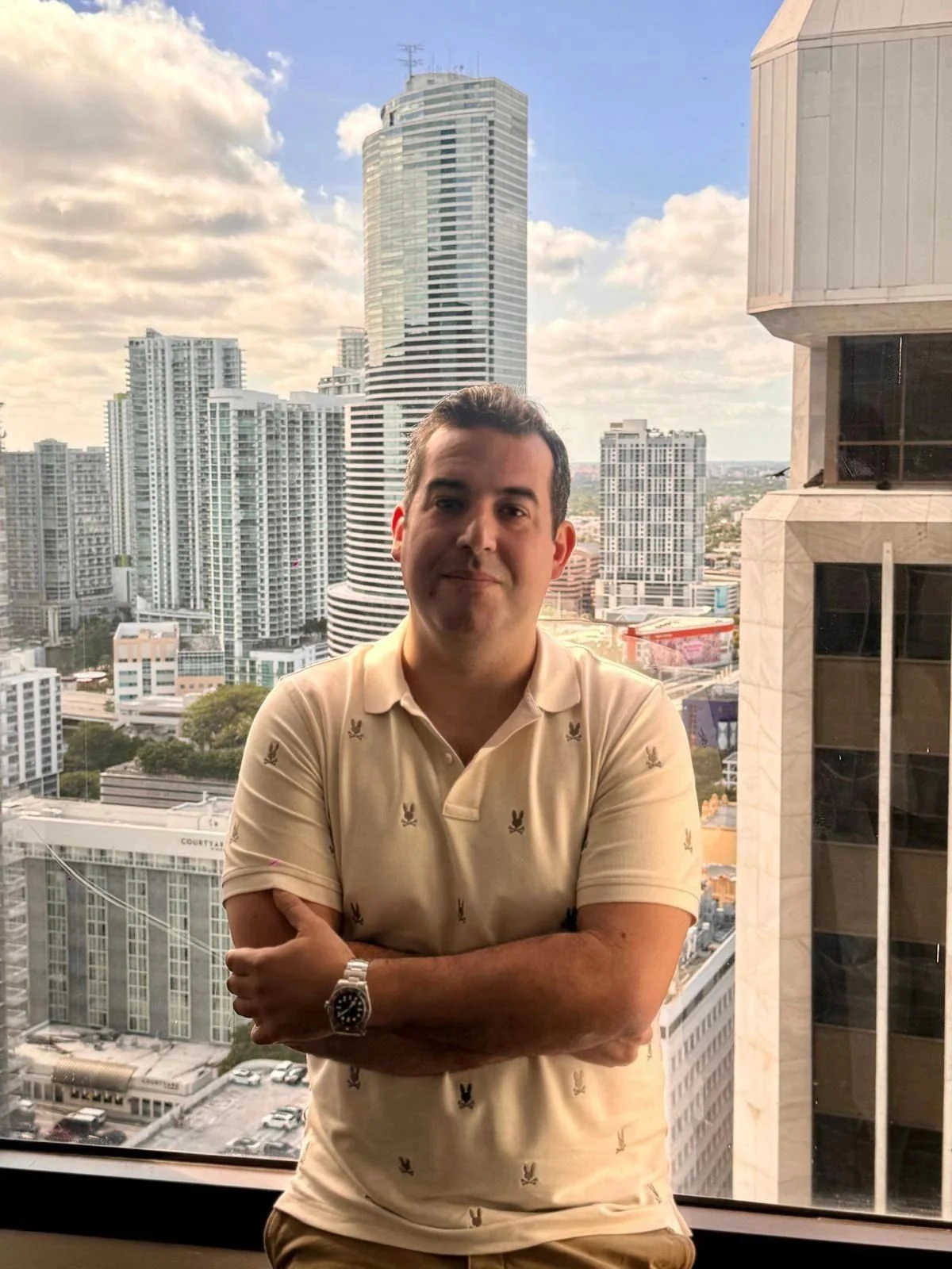 Carlos Cuadrado Gómez-Serranillos en su despacho de Miami