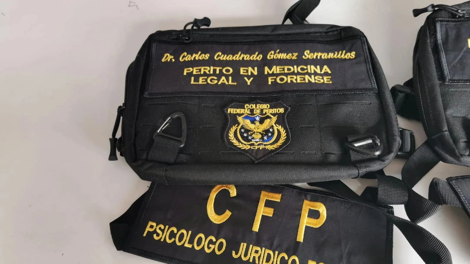 Equipo profesional personalizado de Carlos Cuadrado Gómez-Serranillos durante el encuentro de Morelia