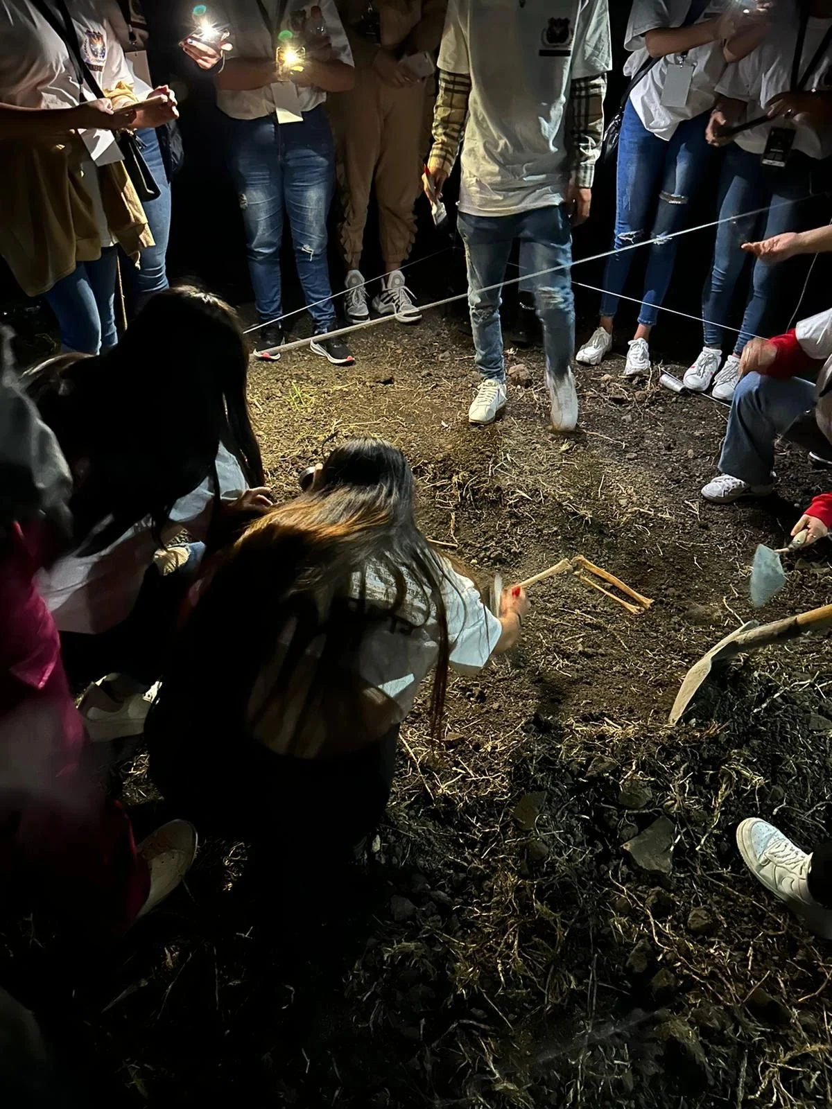 Ejercicio académico de delimitación y observación de una escena simulada durante las jornadas forenses de Morelia