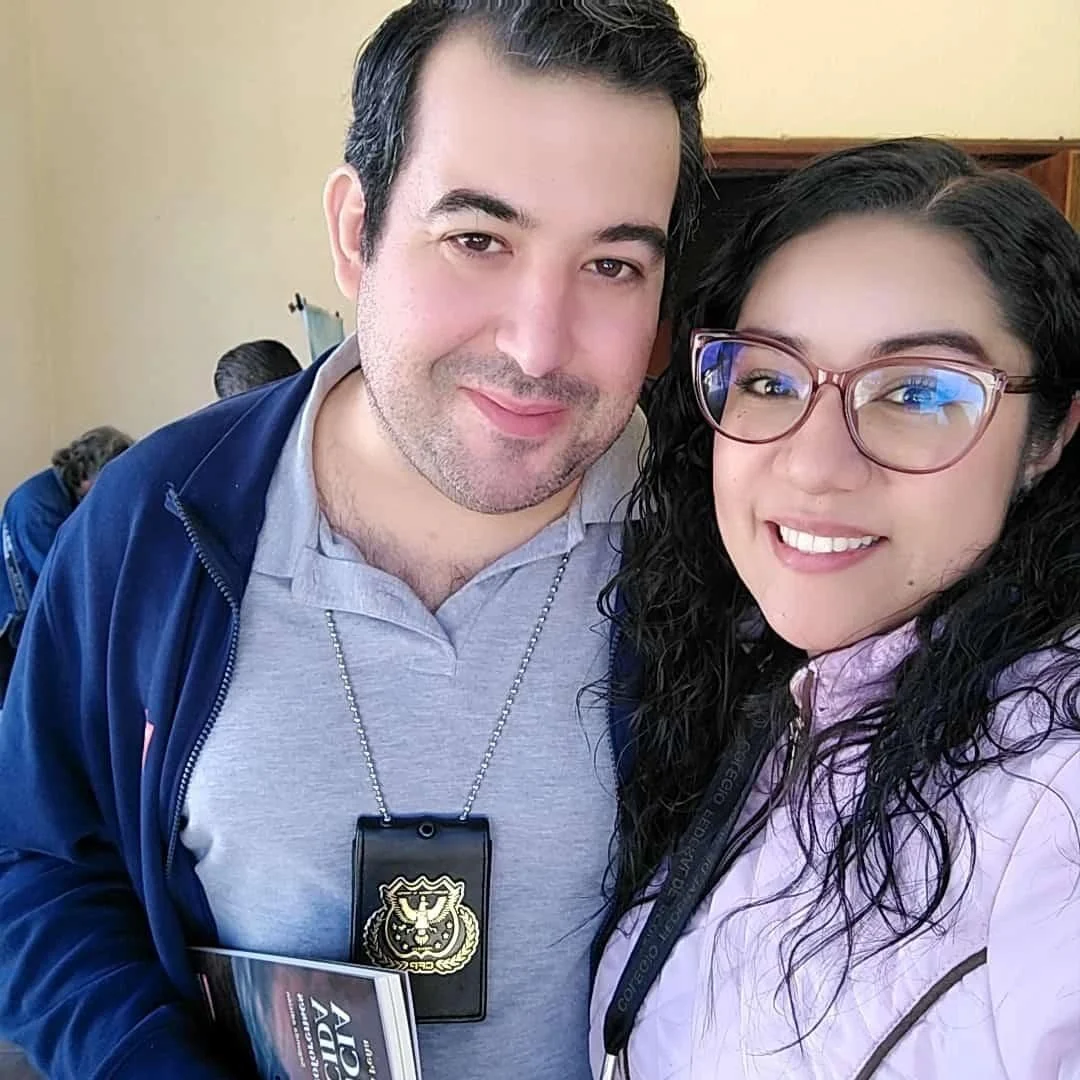 Carlos Cuadrado Gómez-Serranillos junto a una participante de las jornadas forenses de Morelia