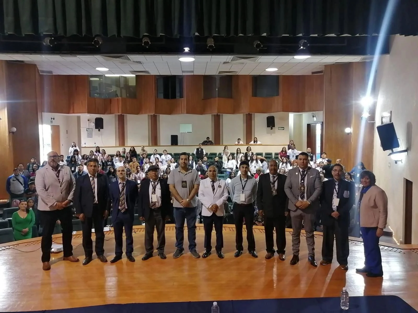 Participantes del Primer Congreso Internacional del Colegio Federal de Peritos en el auditorio del IEESSPP de Morelia